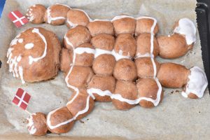 Kagekone med boller - bollekagekone med kakaoboller