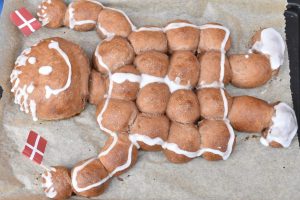 Kagekone med boller - bollekagekone med kakaoboller