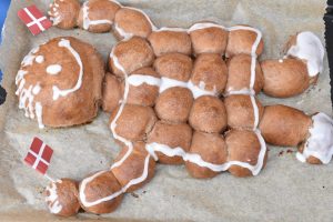 Kagekone med boller - bollekagekone med kakaoboller