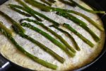 Frittata - med grønne asparges, rødløg og ost