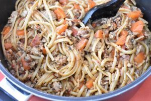 One pot spaghetti bolognese med hakket kylling - nem opskrift
