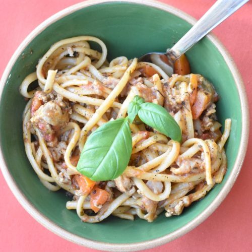 One pot spaghetti bolognese med hakket kylling - nem opskrift