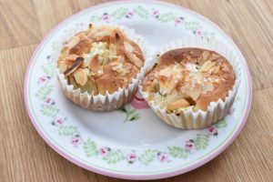 DSC_0413 • nogetiovnen.dk Ingefærmuffins med rabarber - lækre rabarbermuffins