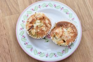 DSC_0416 • nogetiovnen.dk Ingefærmuffins med rabarber - lækre rabarbermuffins