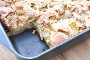 Rabarberkage med ingefær - bradepandekage med rabarber