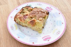 Rabarberkage med ingefær - bradepandekage med rabarber