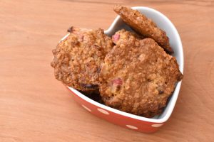 Rabarber cookies - lækre grove rabarberkager