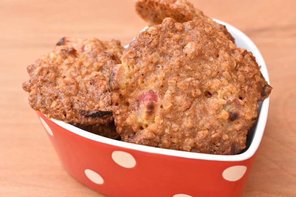 Rabarber cookies - lækre grove rabarberkager