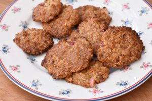 Rabarber cookies - lækre grove rabarberkager