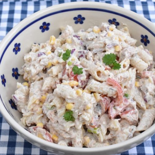 Pastasalat med tun og dressing - nem opskrift