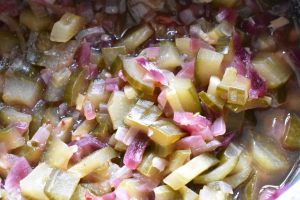 Agurkerelish - nem opskrift på relish til burger og hotdogs