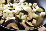 Aubergine salat med feta - opskrift på varm auberginesalat