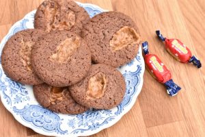 Dumle cookies med dumle karameller - opskrift