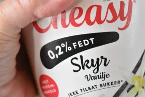 Skyr koldskål - hjemmelavet kærnemælkskoldskål