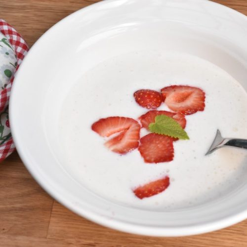 Skyr koldskål - hjemmelavet kærnemælkskoldskål