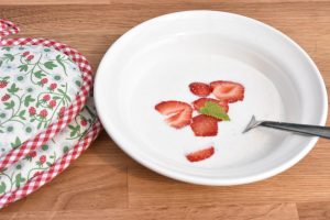 Skyr koldskål - hjemmelavet kærnemælkskoldskål