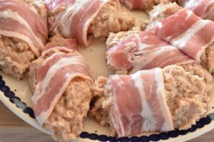 Farsruller med bacon på pande - af frikadellefars