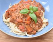 Kyllinge bolognese med hakket kylling - opskrift