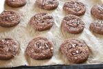 Chokolade cookies med havsalt - nem opskrift