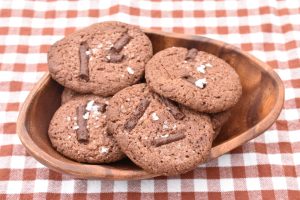Chokolade cookies med havsalt - nem opskrift