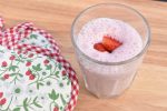 Smoothie med skyr og bær - nem opskrift