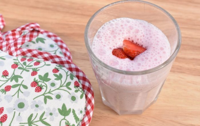 Smoothie med skyr og bær - nem opskrift