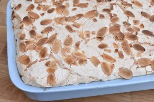 Rabarberdrøm med marengs - skøn kage med rabarber