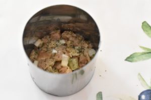 Laksetatar - nem opskrift på tatar med røget laks