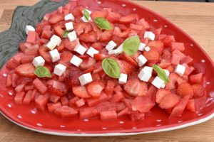 Salat med jordbær, melon og feta - vandmelonsalat