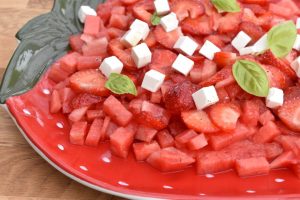 Salat med jordbær, melon og feta - vandmelonsalat