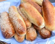 Pølsebrød - opskrift på bløde hotdogbrød