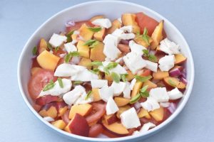 Nektarinsalat med tomater & mozzarella - tomatsalat med nektariner