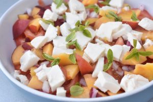 DSC_0876 • nogetiovnen.dk Nektarinsalat med tomater & mozzarella - tomatsalat med nektariner