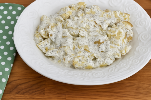 Kartoffelsalat med dild - nem opskrift 