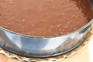 Black magic chokoladekage med mousse og bær