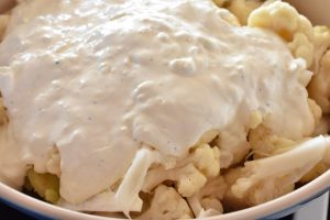 Kartoffelsalat med blomkål - opskrift