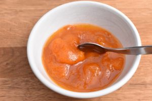 Abrikossyltetøj i mikroovn