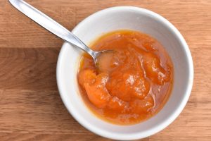 Abrikossyltetøj i mikroovn