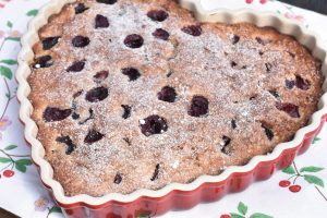 Kirsebærtærte - opskrift på tærte med kirsebær og kokos