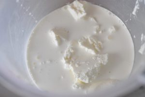 Brombær cheesecake i glas - nem opskrift