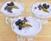 Brombær cheesecake i glas - nem opskrift