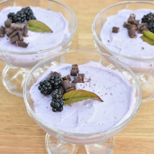 Brombær cheesecake i glas - nem opskrift