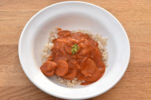 Svensk pølseret med ris - lækker ret med pølser