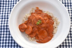 Svensk pølseret med ris - lækker ret med pølser