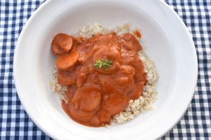 Svensk pølseret med ris - lækker ret med pølser