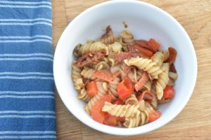 Pasta med pepperoni og soltørrede tomater - one pot pasta