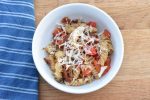 Pasta med pepperoni og soltørrede tomater - one pot pasta