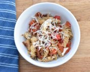 Pasta med pepperoni og soltørrede tomater - one pot pasta