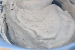 Mini pavlova med mynte og chokolade - nem opskrift