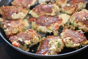 Vegetariske frikadeller med spidskål - kål frikadeller